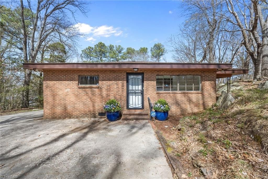 Photo of 828 Martin Luther King Jr Drive, Asheboro, NC 27203 (MLS # 1212697)