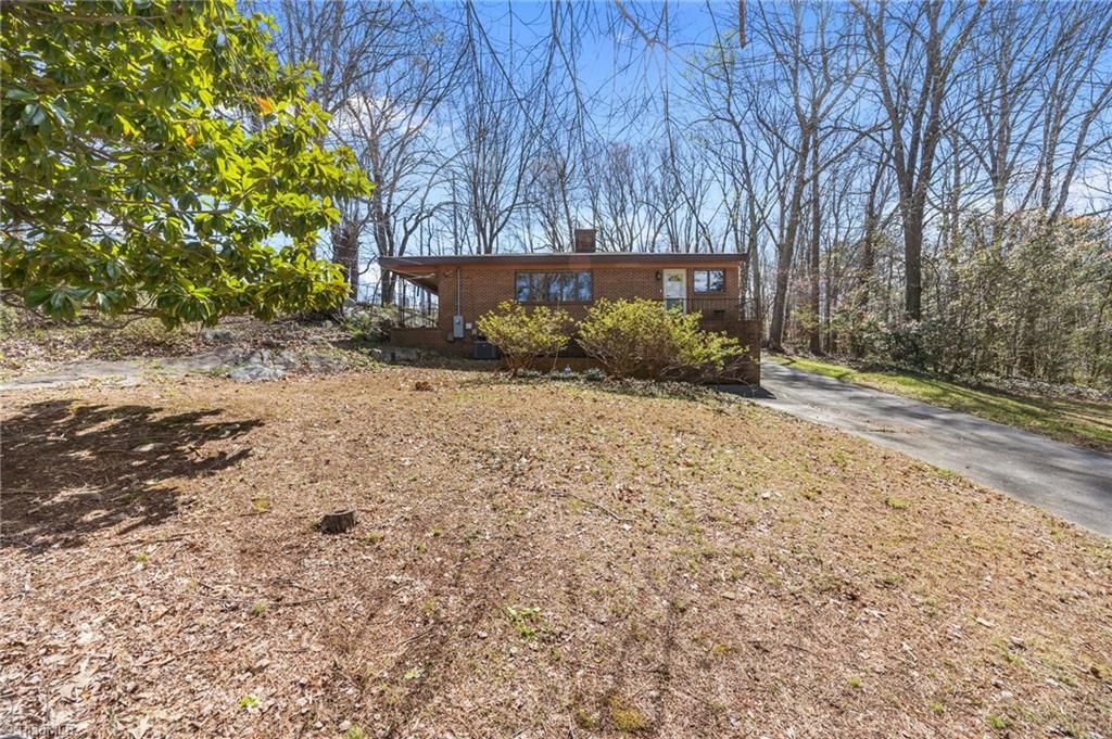 Photo of 828 Martin Luther King Jr Drive, Asheboro, NC 27203 (MLS # 1212697)