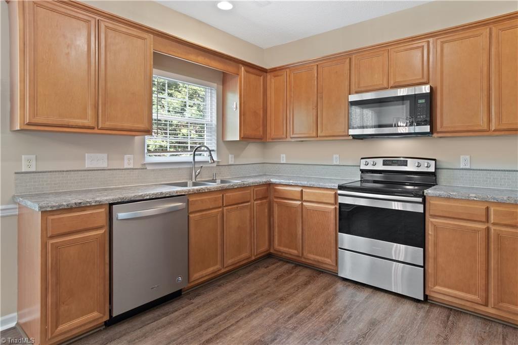 4521 Camden Ridge Drive, Greensboro, North Carolina image 13
