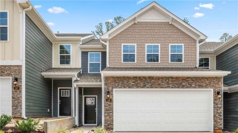 Townhouse For Sale - 149 Briarwood Lane<br/> Bermuda Run, NC 27006
