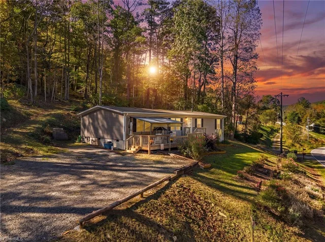 1902 Longbottom Road, Mcgrady, NC, 28649