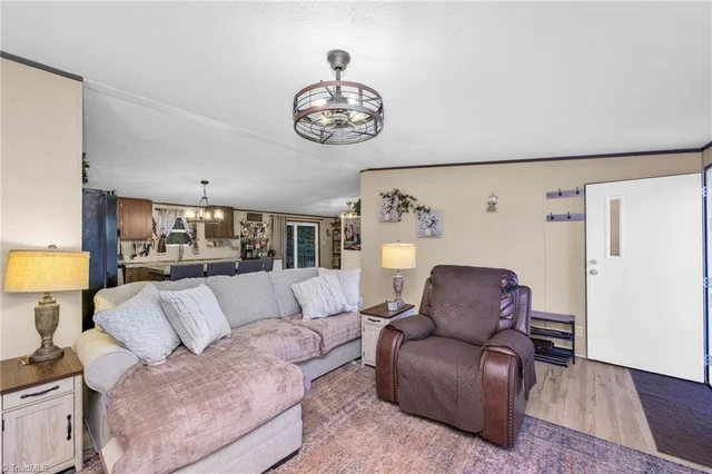 1902 Longbottom Road, photo 5 of 48
