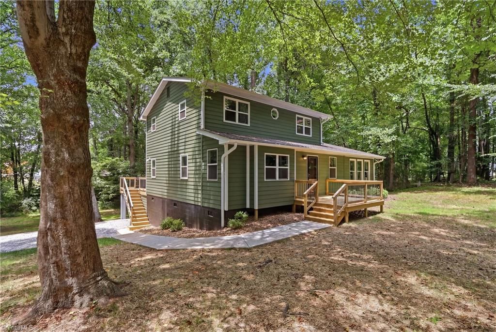 Photo of 125 Fennell Drive, Kernersville, NC 27284 (MLS # 1224230)