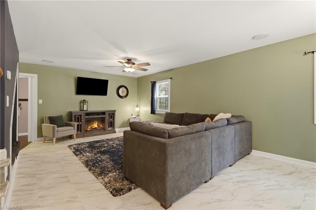 Photo of 125 Fennell Drive, Kernersville, NC 27284 (MLS # 1224230)