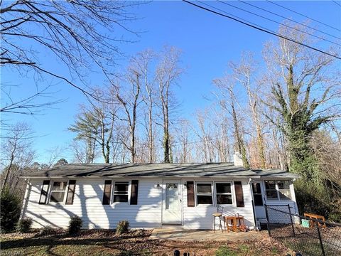 324 Thomas Street North Wilkesboro NC 28659