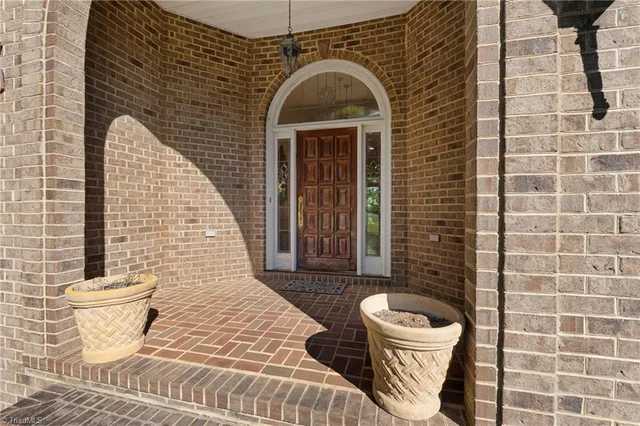 4147 Denton Road, photo 4 of 44