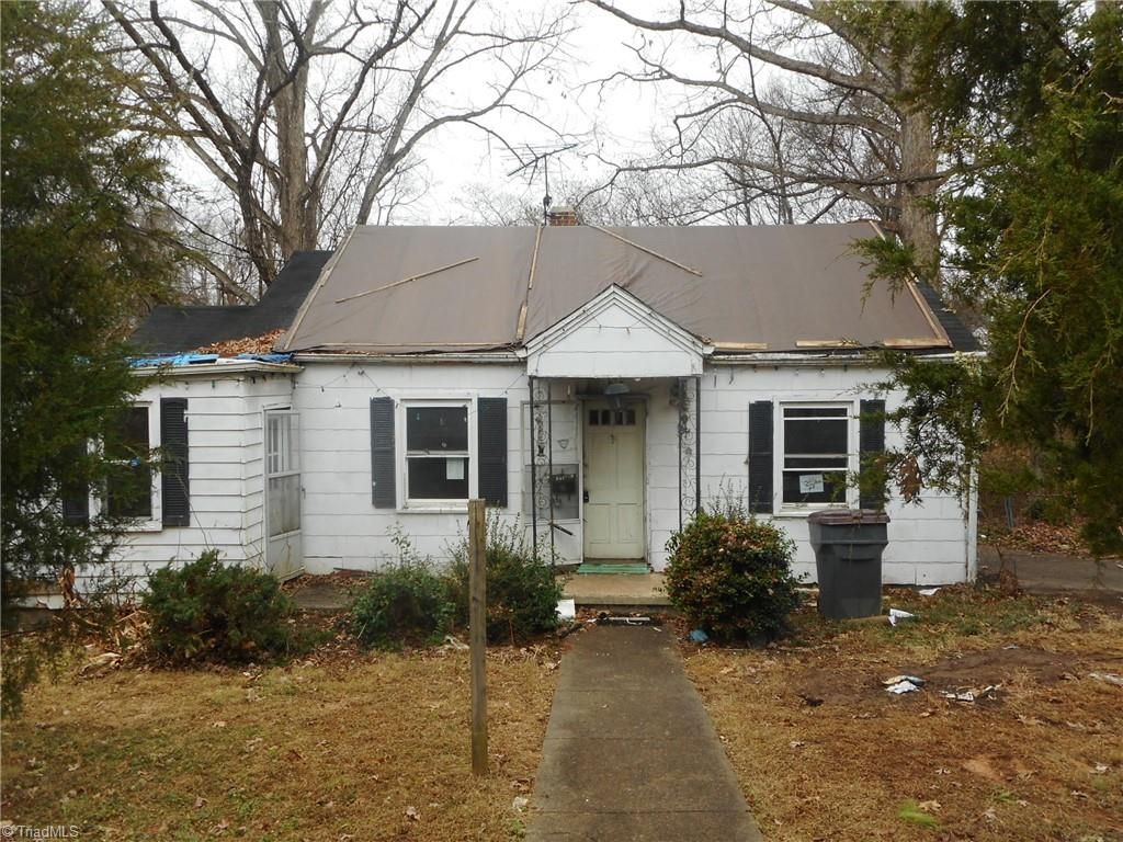 Photo of 704 Roach Street, Reidsville, NC 27320 (MLS # 1207668)
