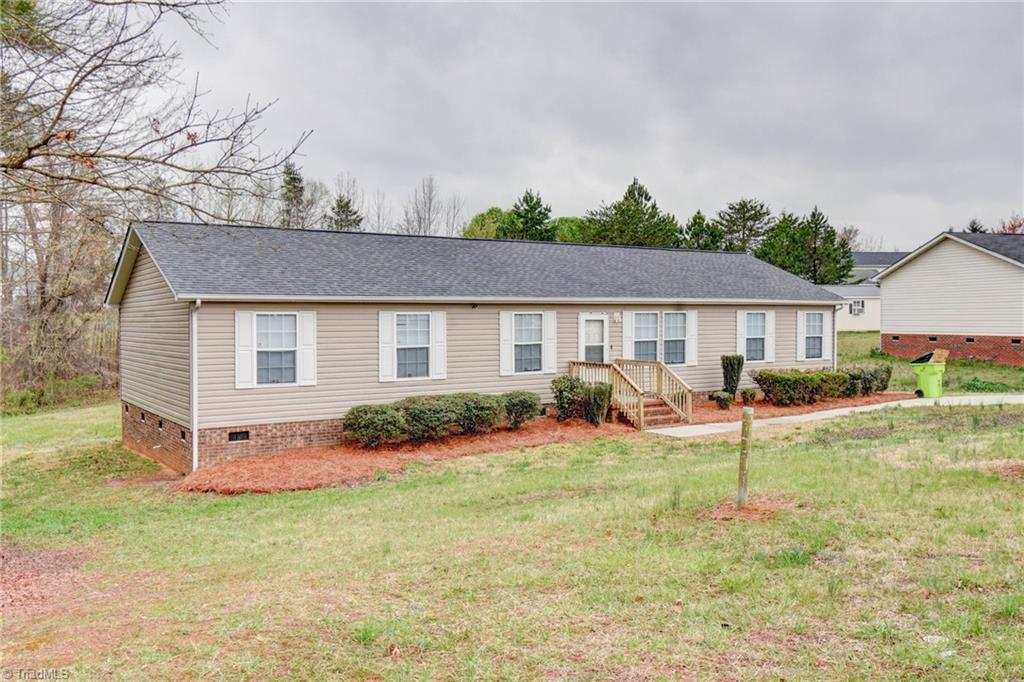 5476 Quarter Horse Trail, Gibsonville, North Carolina image 1