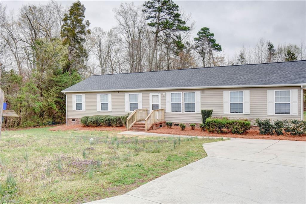5476 Quarter Horse Trail, Gibsonville, North Carolina image 2