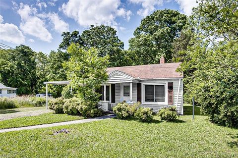 Single Family Residence in Asheboro NC 611 Tucker Street 2.jpg