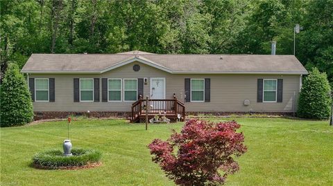 Manufactured Home in Reidsville NC 331 Pepper Road 1.jpg