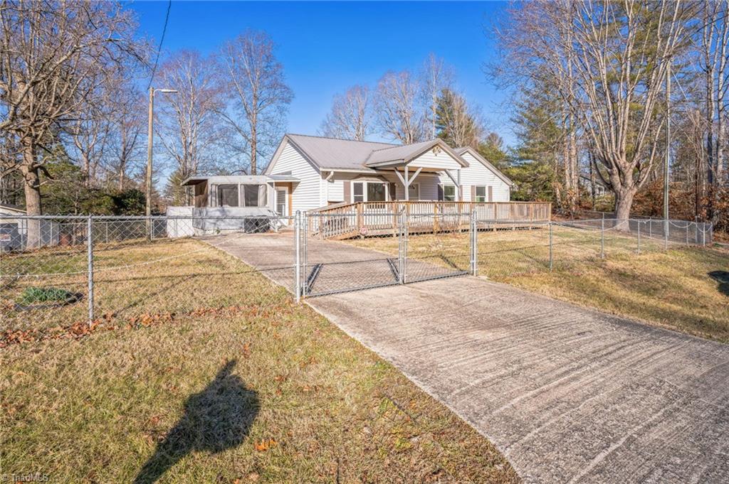 193 Crooked Bow Road, North Wilkesboro, North Carolina image 4
