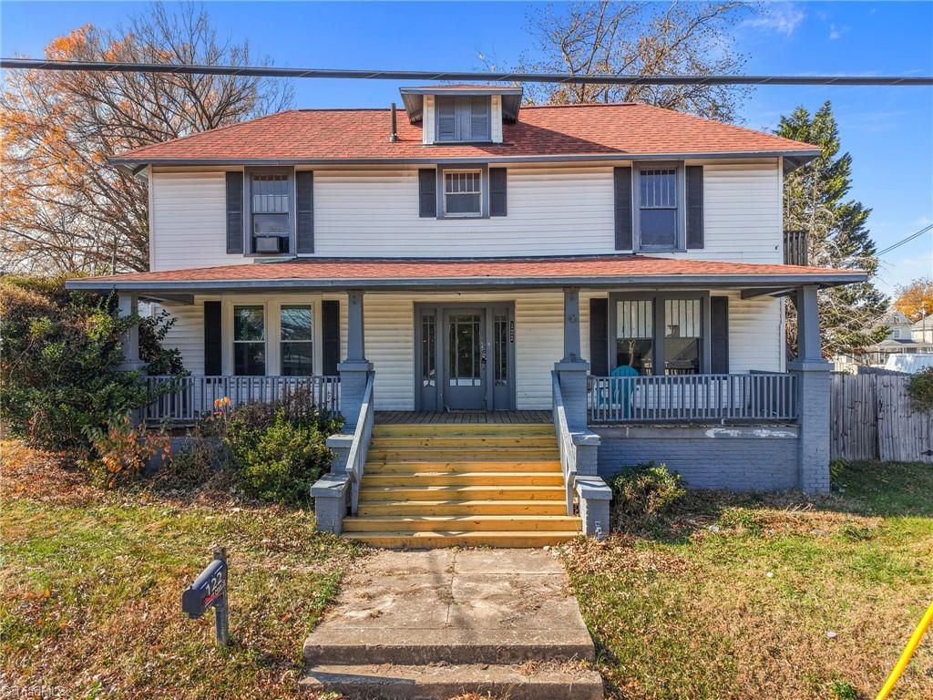 Photo of 122 N Main Street, Reidsville, NC 27320 (MLS # 1214031)