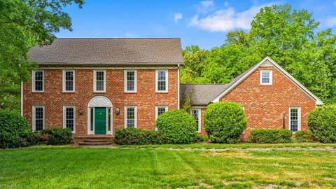 Homes For Sale - 5306 Graycliff Drive<br/> Greensboro, NC 27406