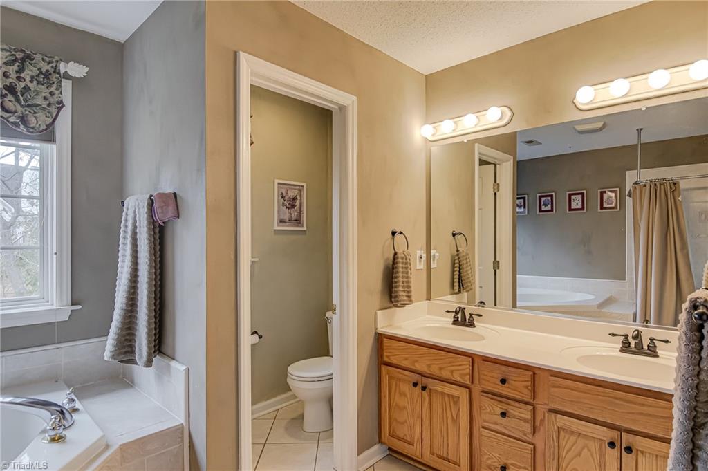 Winston-Salem, North Carolina 27105, United States, 4 Bedrooms Bedrooms, ,3 BathroomsBathrooms,Residential,Active,253506