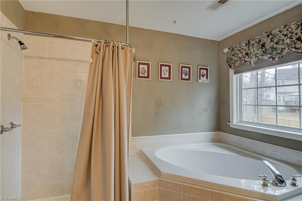 Winston-Salem, North Carolina 27105, United States, 4 Bedrooms Bedrooms, ,3 BathroomsBathrooms,Residential,Active,253506