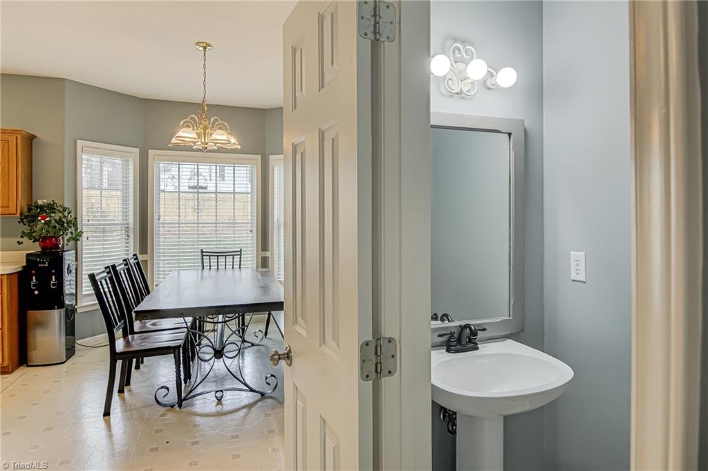 Winston-Salem, North Carolina 27105, United States, 4 Bedrooms Bedrooms, ,3 BathroomsBathrooms,Residential,Active,253506