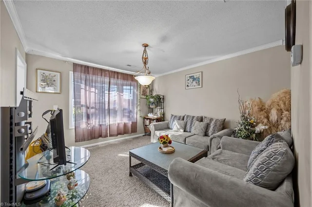 4202 Broadacres Drive, photo 4 of 18
