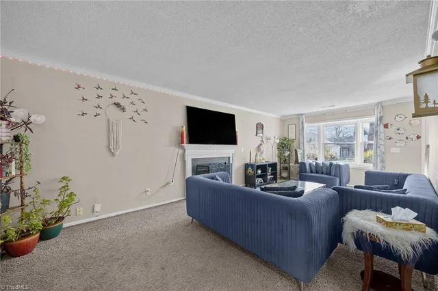 4202 Broadacres Drive, photo 3 of 18