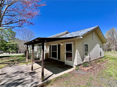 Photo of 3750 Nc Highway 22, Franklinville, NC 27248 (MLS # 1214607)