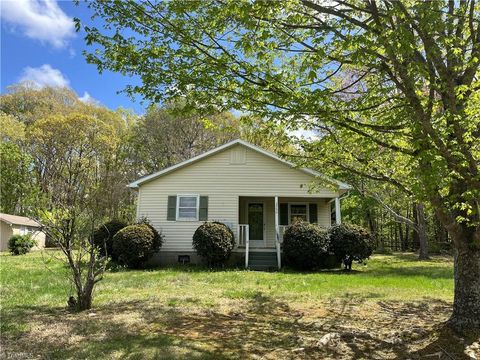 Homes For Sale - 3750 Nc Highway 22<br/> Randolph County, Franklinville, NC 27248