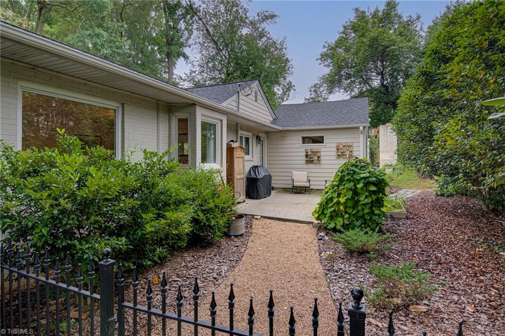 Winston-Salem, North Carolina 27104, United States, 3 Bedrooms Bedrooms, ,4 BathroomsBathrooms,Residential,Active,177452