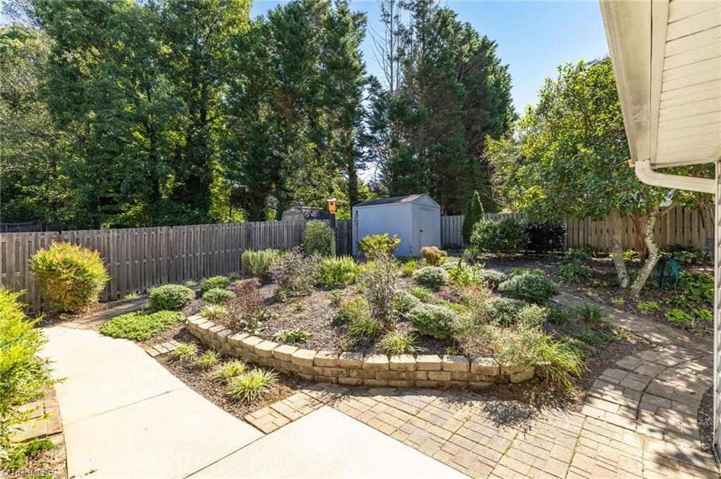 Greensboro, North Carolina 27410, United States, 3 Bedrooms Bedrooms, ,2 BathroomsBathrooms,Residential,Active,221964