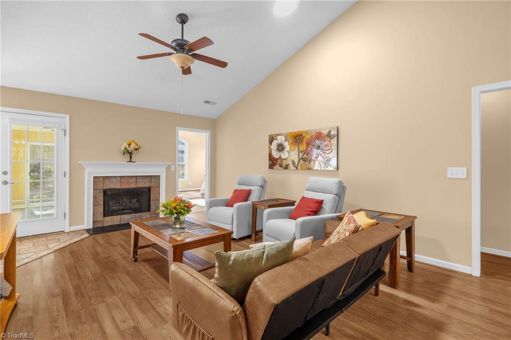 Greensboro, North Carolina 27410, United States, 3 Bedrooms Bedrooms, ,2 BathroomsBathrooms,Residential,Active,221964