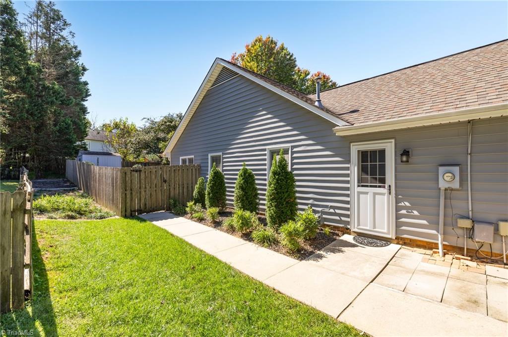 Greensboro, North Carolina 27410, United States, 3 Bedrooms Bedrooms, ,2 BathroomsBathrooms,Residential,Active,221964