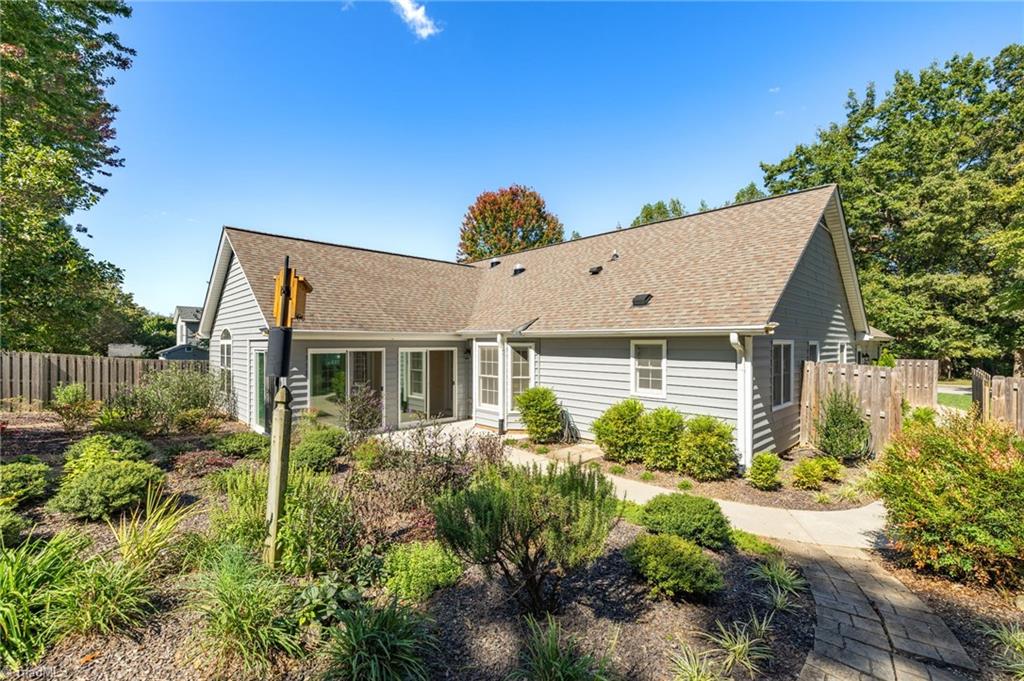 Greensboro, North Carolina 27410, United States, 3 Bedrooms Bedrooms, ,2 BathroomsBathrooms,Residential,Active,221964