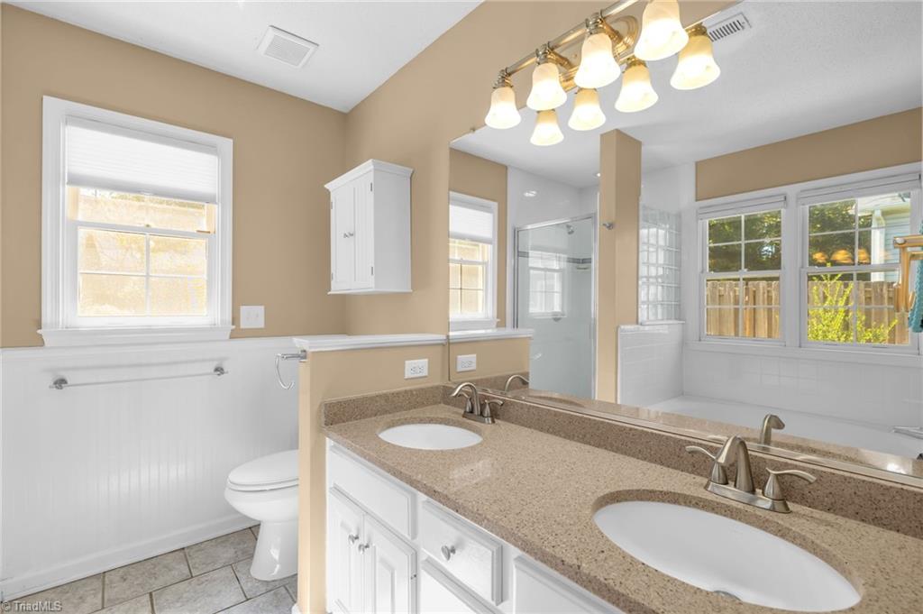 Greensboro, North Carolina 27410, United States, 3 Bedrooms Bedrooms, ,2 BathroomsBathrooms,Residential,Active,221964