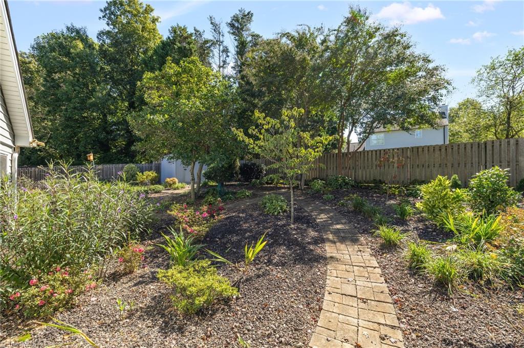 Greensboro, North Carolina 27410, United States, 3 Bedrooms Bedrooms, ,2 BathroomsBathrooms,Residential,Active,221964