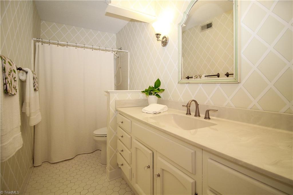 39 Fountain Manor Drive #A, Greensboro, North Carolina image 17