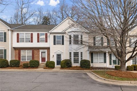 Townhouse For Sale - 3937 Elizabeth Glen Way<br/> Jamestown, NC 27282