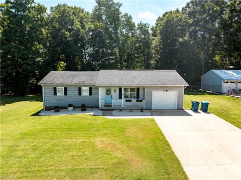 Homes For Sale - 725 Beech Street<br/> Yadkinville, NC 27055