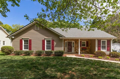 Homes For Sale - 4710 Eagle Rock Road<br/> Greensboro, NC 27410