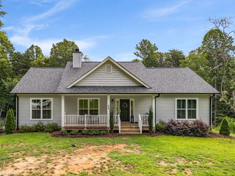 Homes For Sale - 826 Country Lane<br/> Pelham, NC 27311