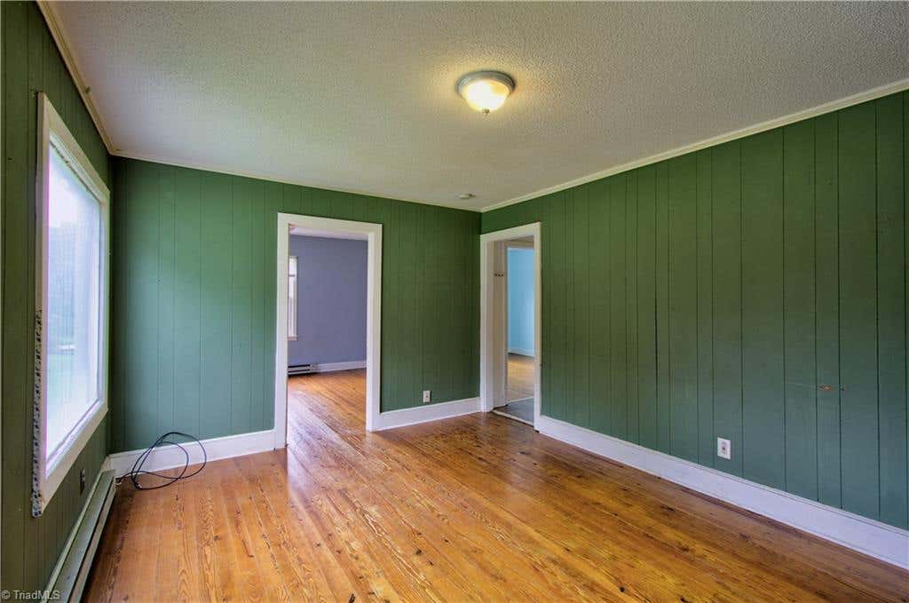Photo of 416 E Peachtree Drive, High Point, NC 27265 (MLS # 1230118)