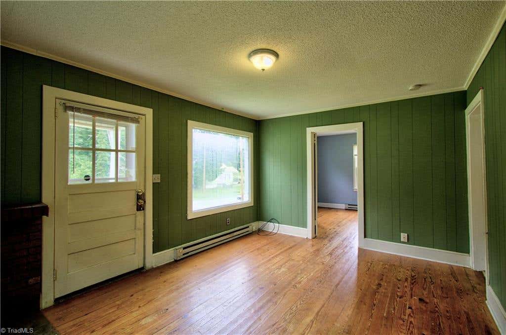 Photo of 416 E Peachtree Drive, High Point, NC 27265 (MLS # 1230118)