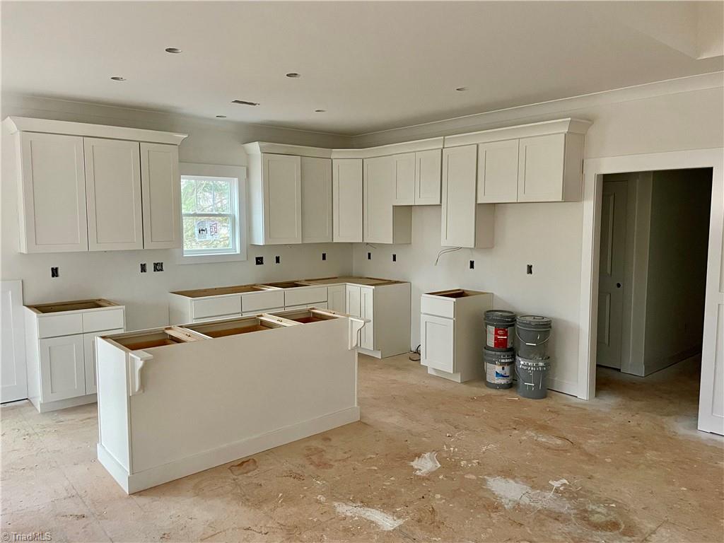 Photo 3 of 12 of 302 Havenwood Drive house