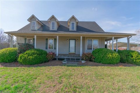 Homes For Sale - 6055 Wind Shadow Lane<br/> Forsyth County, Walkertown, NC 27051