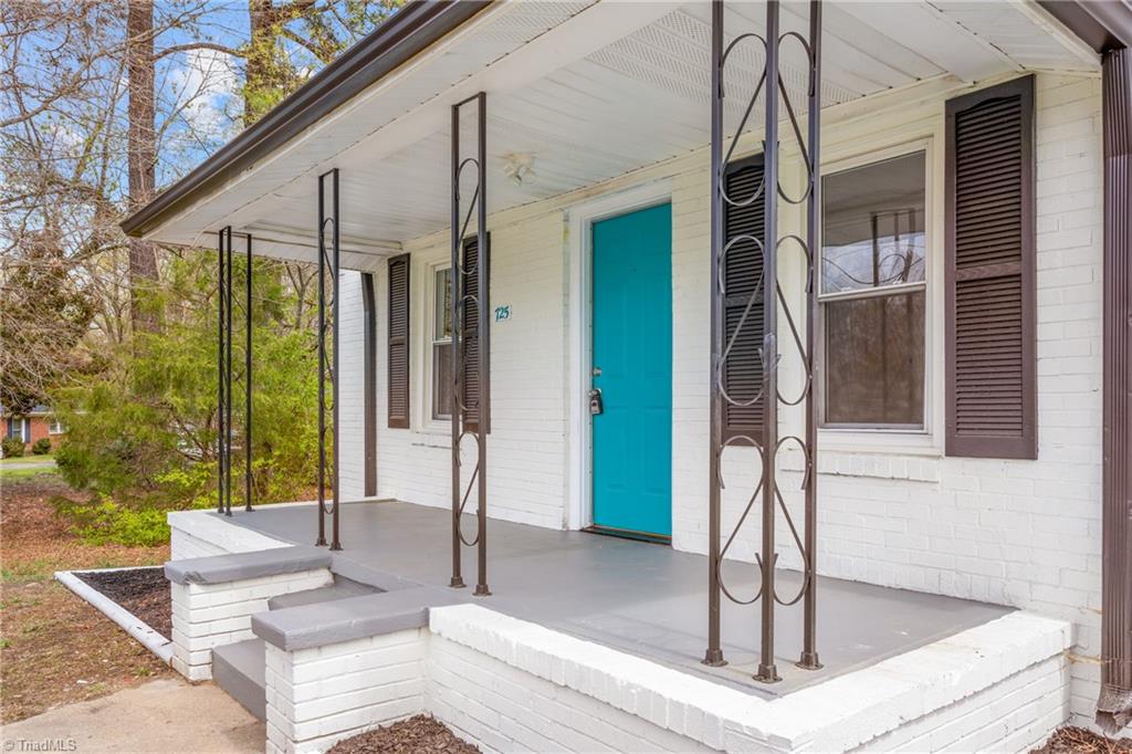 Photo 4 of 26 of 725 Meridian Street house