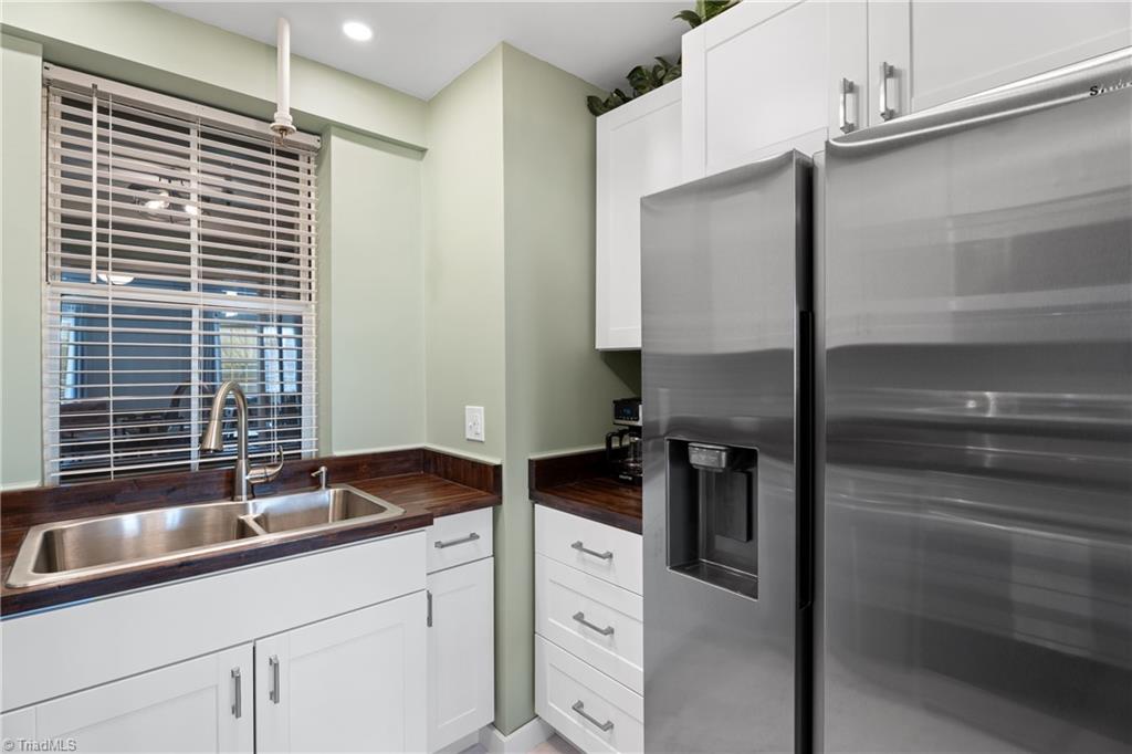 Winston-Salem, North Carolina 27101, United States, 2 Bedrooms Bedrooms, ,2 BathroomsBathrooms,Residential,Active,247465