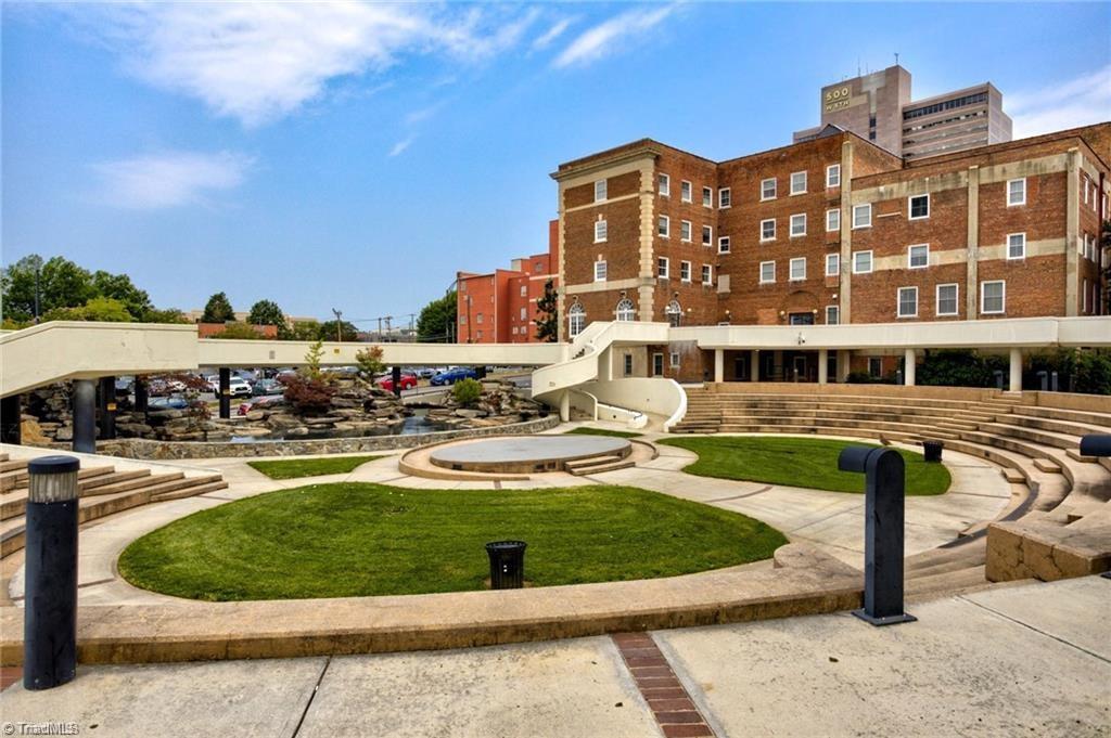 Winston-Salem, North Carolina 27101, United States, 2 Bedrooms Bedrooms, ,2 BathroomsBathrooms,Residential,Active,247465