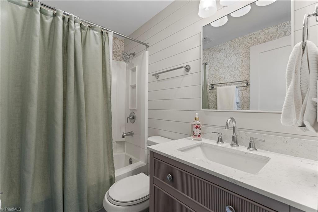 Winston-Salem, North Carolina 27101, United States, 2 Bedrooms Bedrooms, ,2 BathroomsBathrooms,Residential,Active,247465