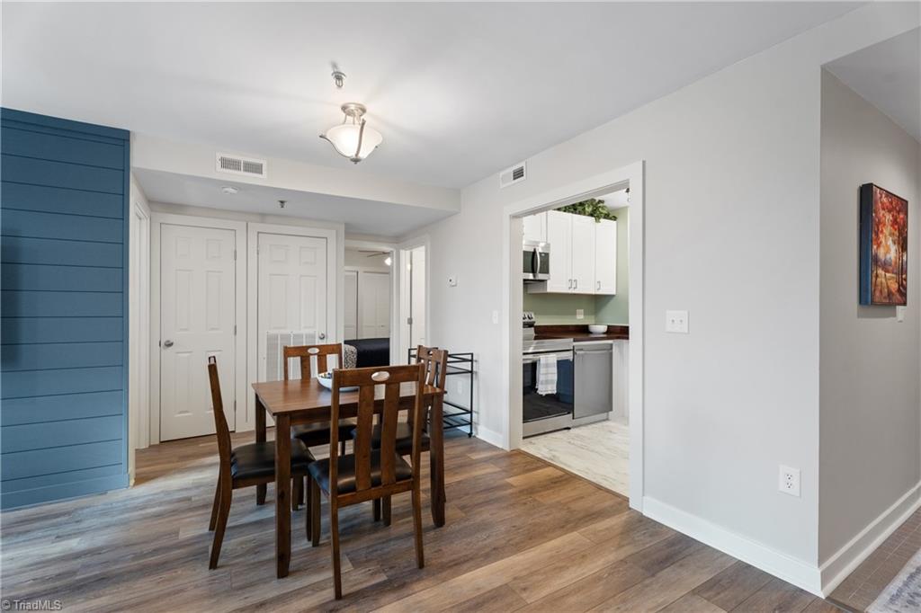 Winston-Salem, North Carolina 27101, United States, 2 Bedrooms Bedrooms, ,2 BathroomsBathrooms,Residential,Active,247465