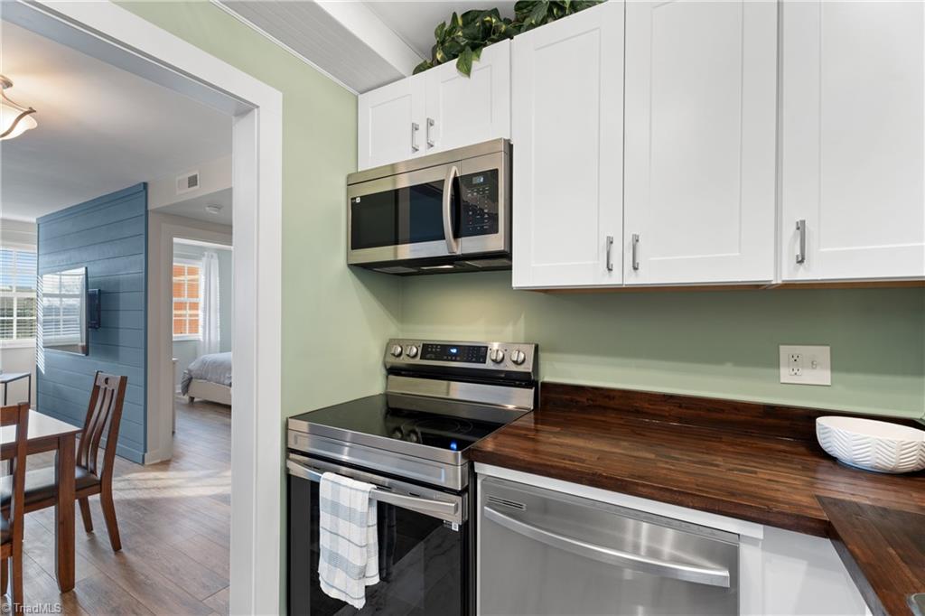 Winston-Salem, North Carolina 27101, United States, 2 Bedrooms Bedrooms, ,2 BathroomsBathrooms,Residential,Active,247465