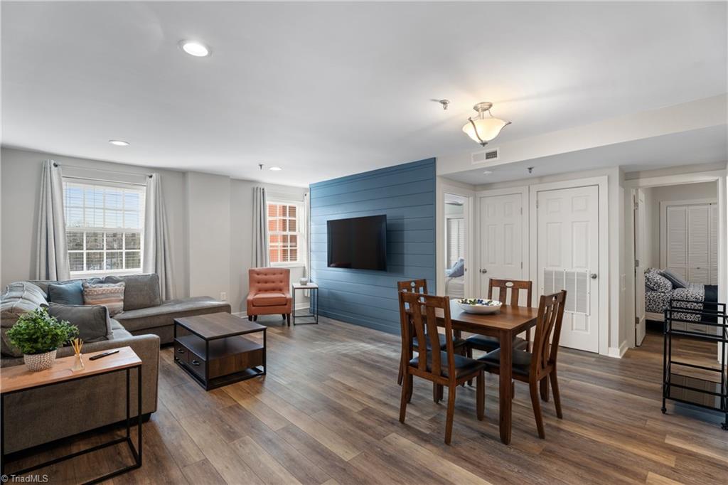 315 N Spruce Street 304