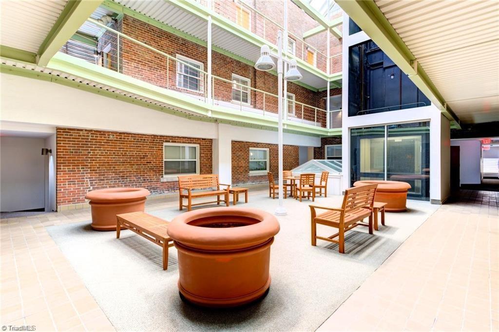 Winston-Salem, North Carolina 27101, United States, 2 Bedrooms Bedrooms, ,2 BathroomsBathrooms,Residential,Active,247465