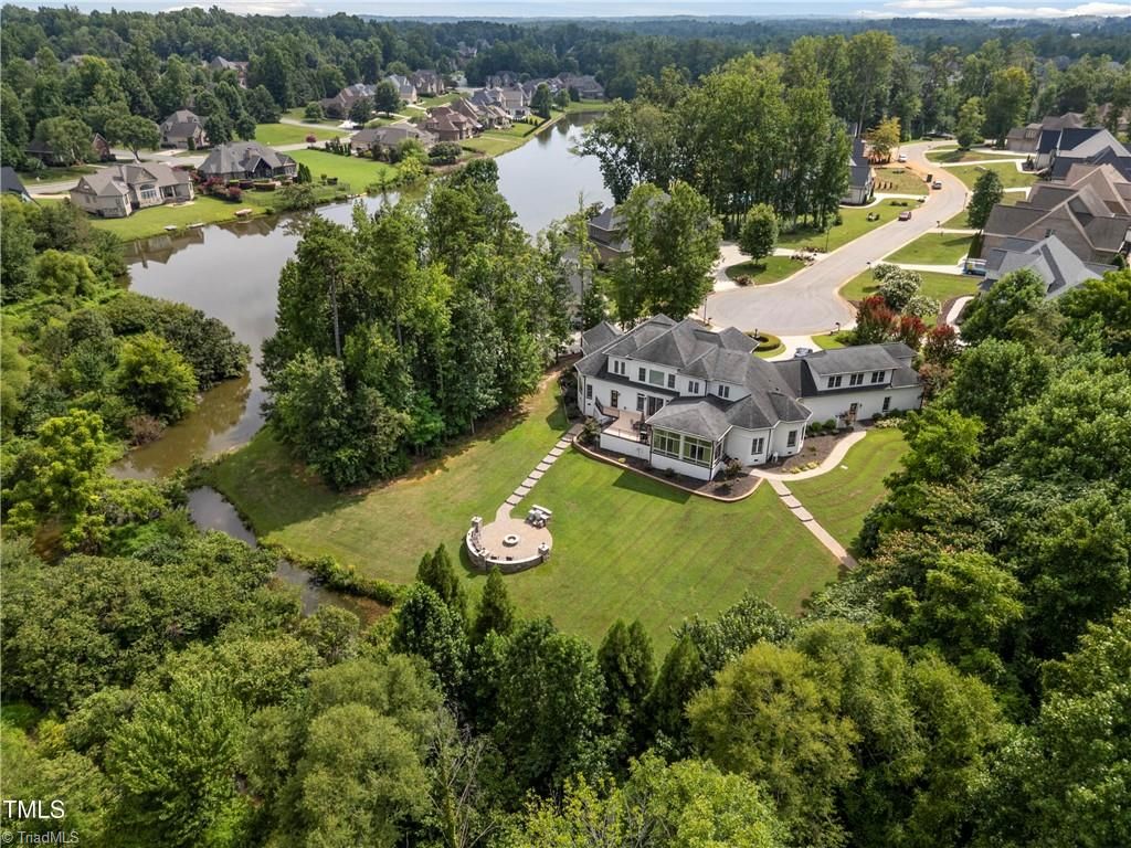 Photo of 1326 Lochshire Drive, Burlington, NC 27215 (MLS # 1203015)